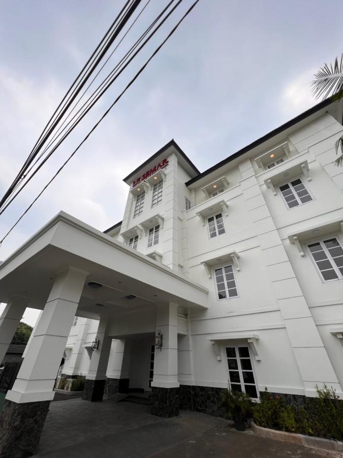 Le Semar Hotel Karawaci Dahung Экстерьер фото